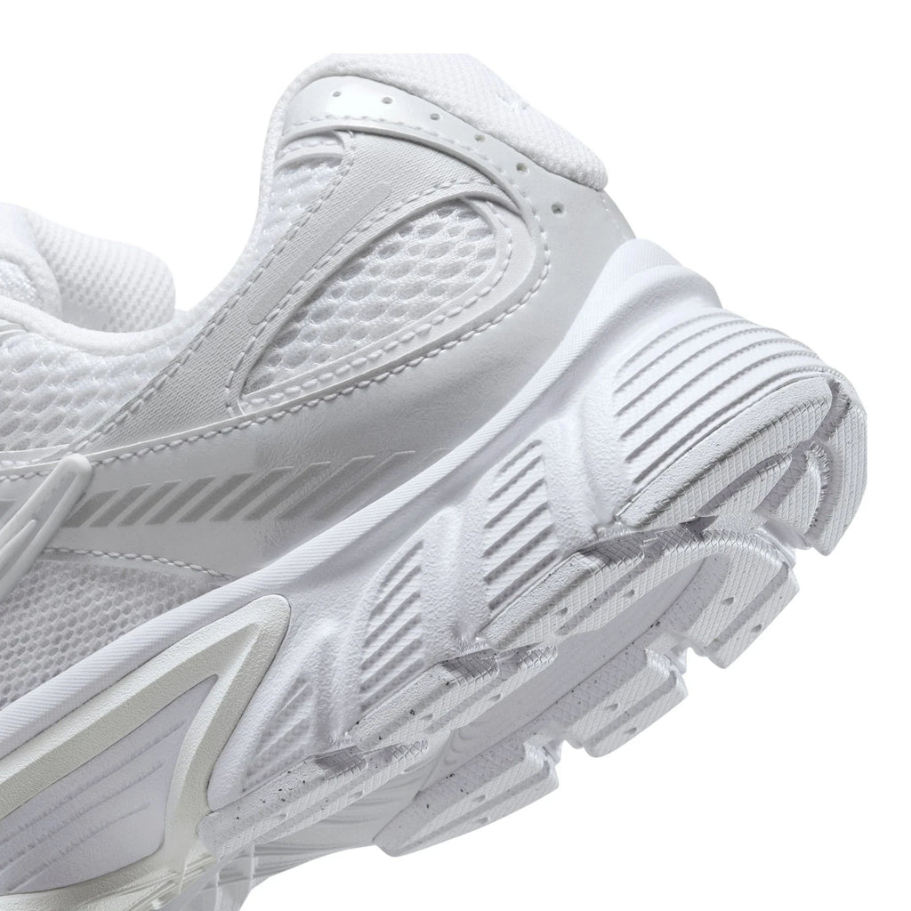 Nike V5 RNR 'White Metallic Silver' (2025)